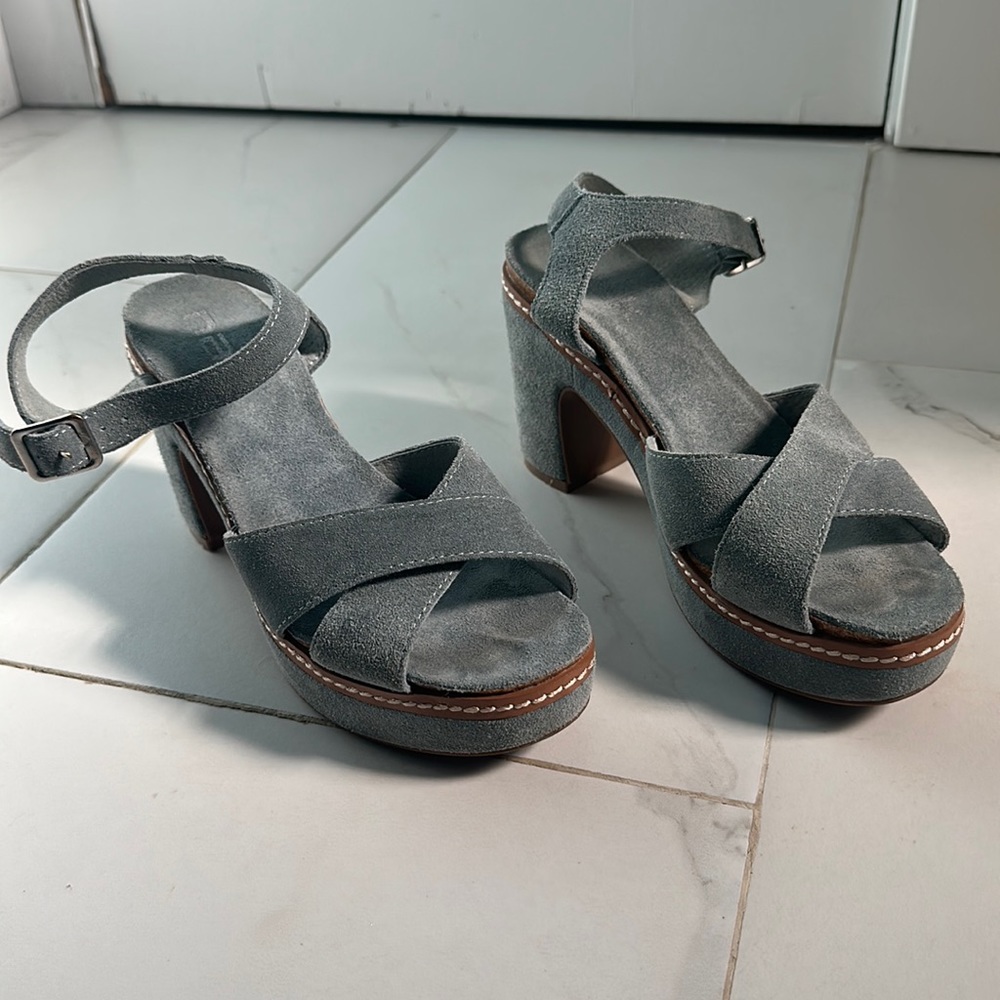 NAK Blue Suede Women's Sandals wirh Chunky Heel.  Made in Greece💙 Size 37